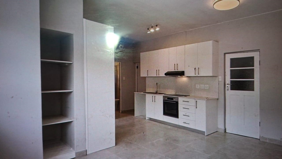 2 Bedroom Property for Sale in Sea Point Western Cape